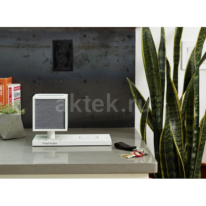 Tivoli Revive White настольная Bluetooth-колонка со светильником и зарядкой 9