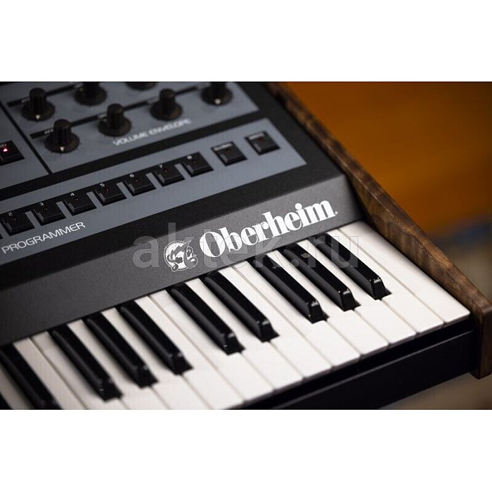 Синтезатор Oberheim OB-X8 5