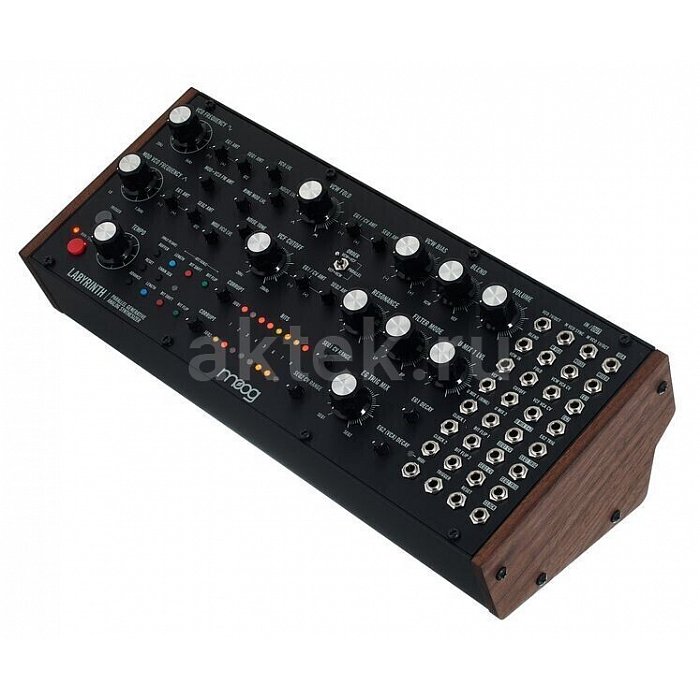 Синтезатор Moog Labyrinth 7