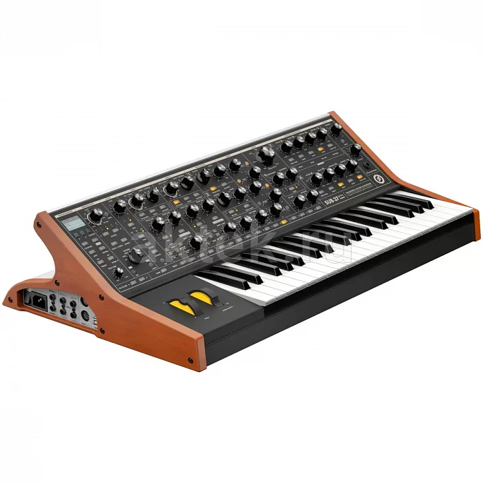 Синтезатор Moog Subsequent 37 3