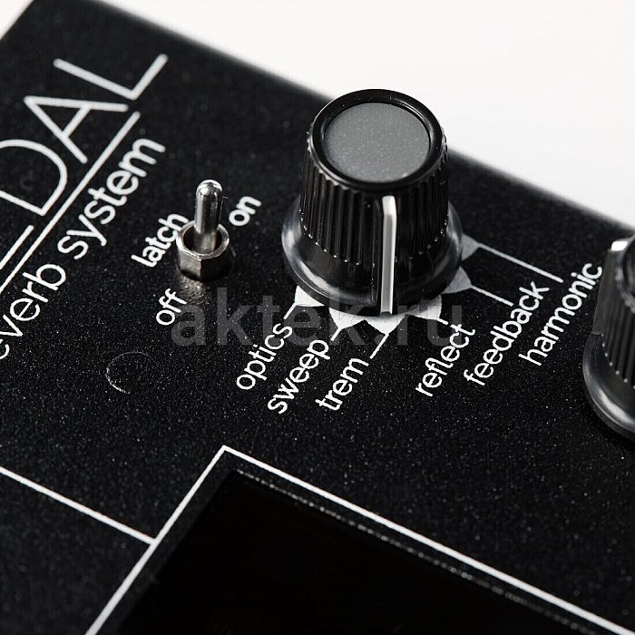 Гитарная педаль Gamechanger Light Pedal 2