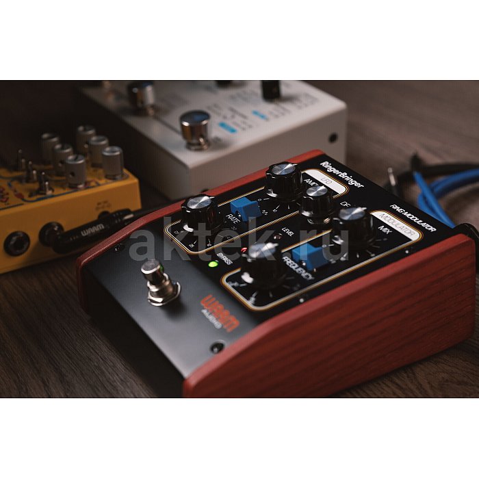 Гитарная педаль эффектов Warm Audio WA-RB RingerBringer 10