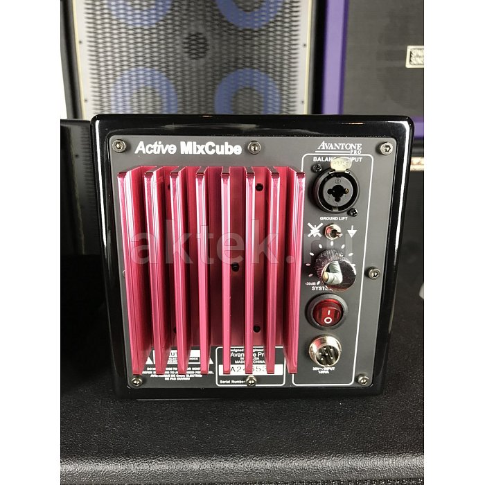 Студийный монитор Avantone Pro MixCube Active Monitor Pair Black 2