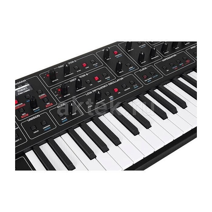 Синтезатор Sequential FourM 2