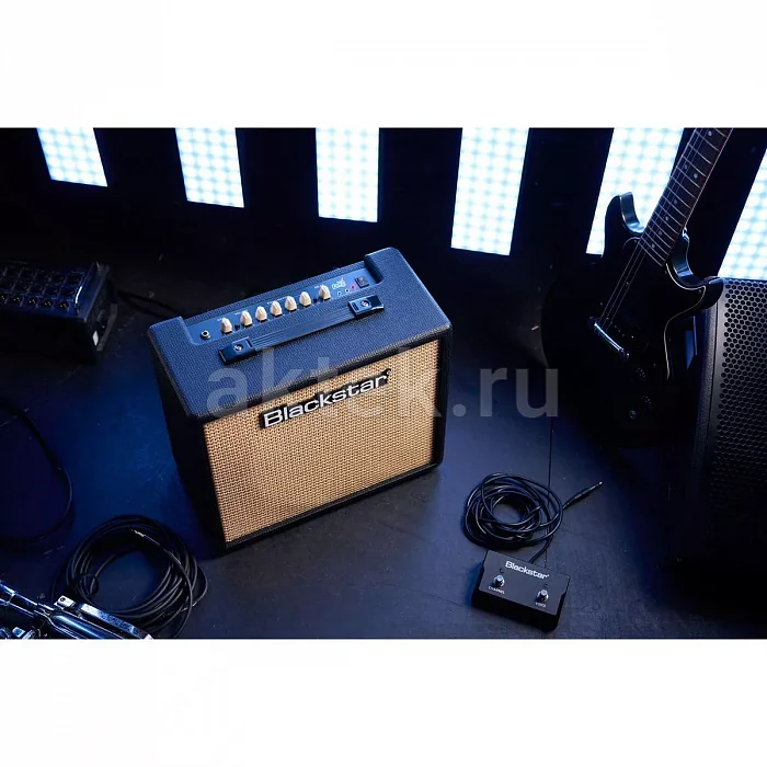 Blackstar Debut 30E BLK транзисторный гитарный комбоусилитель, 30 Вт 6