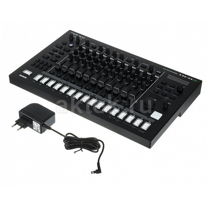 Драм-машина Roland TR-8S 4