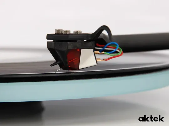 Картридж Rega Nd3 на тонарме RB220 проигрывателя Planar 2